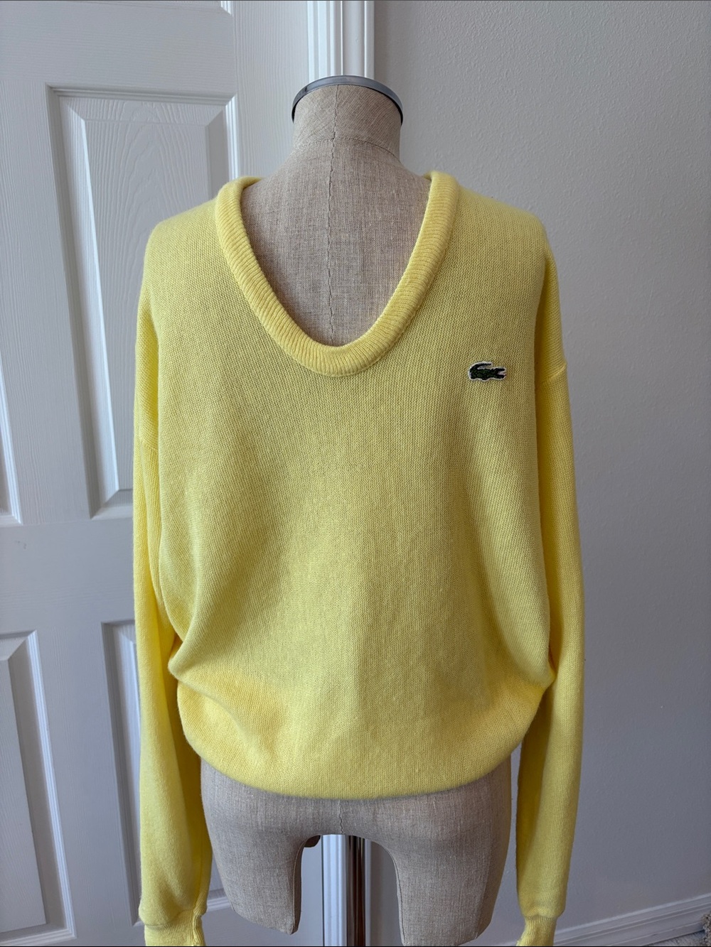 IZOD LACOSTE SIZE  M mens sweater